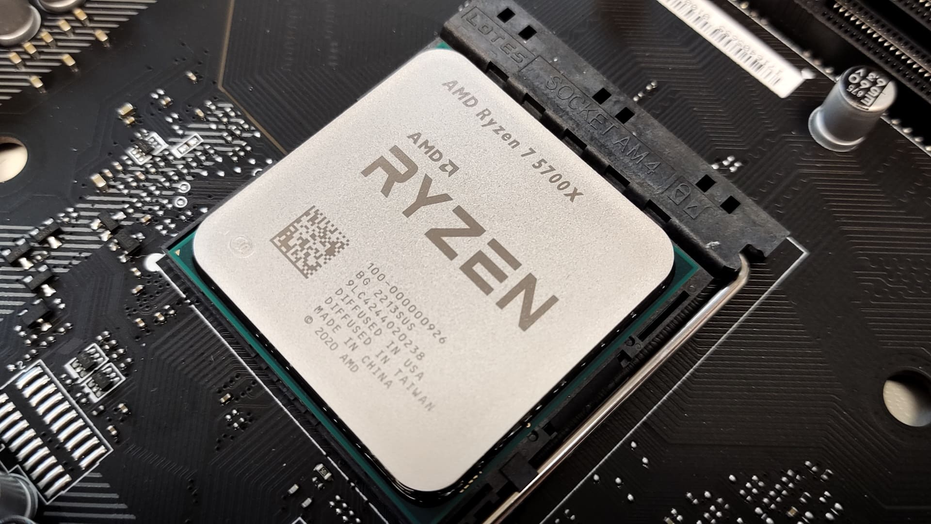 AMD RYZEN 7 5700X CPU
